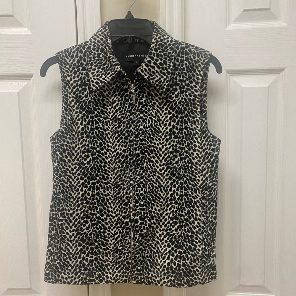 Black and White Boxy Sleeveless Vest